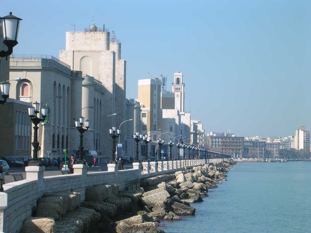 Bari-lungomare-Nazario-Sauro1