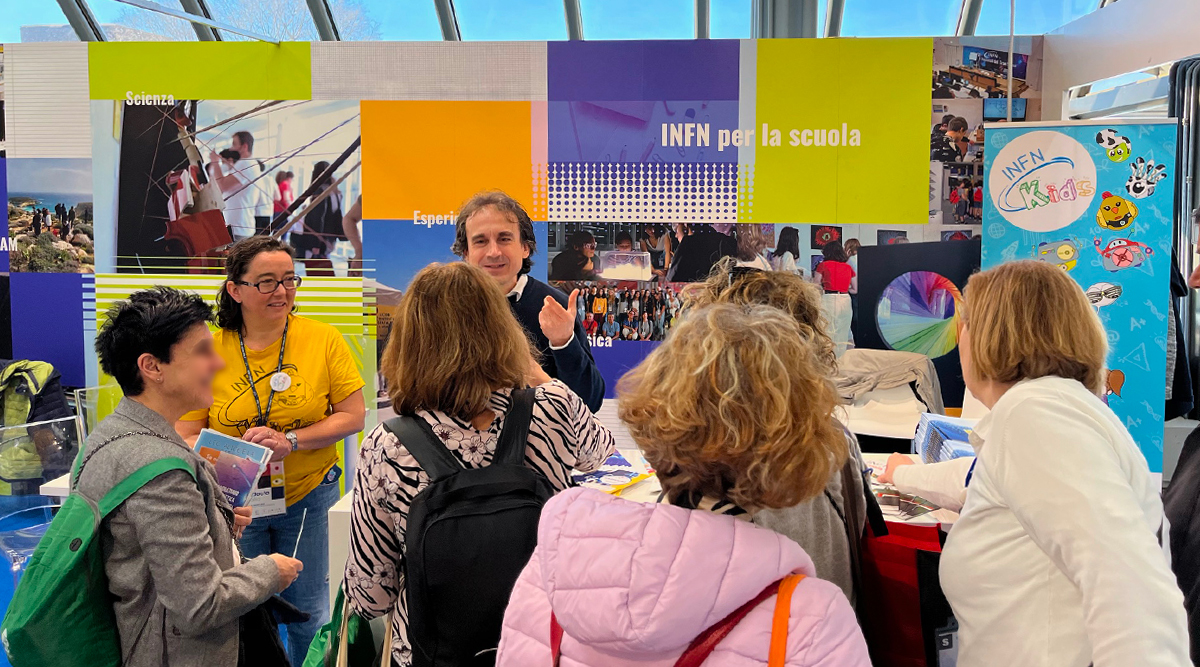 Stand dell'INFN a Didacta Italia 2024