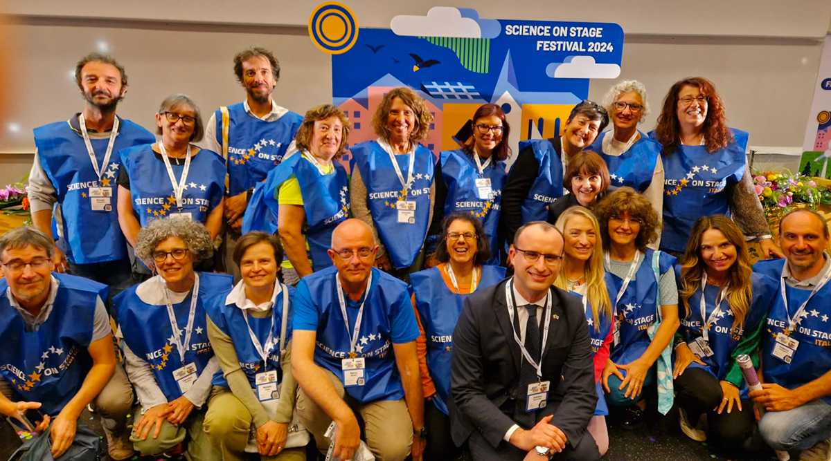 foto di gruppo con i docenti italiani a science on stage 2024